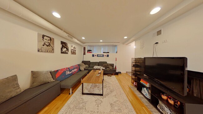Photo - 2947 N Racine Ave Apartment