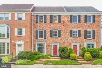 Building Photo - 6813 Market Square Dr