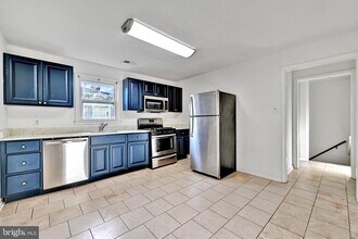 Building Photo - 811 Seagrove Rd