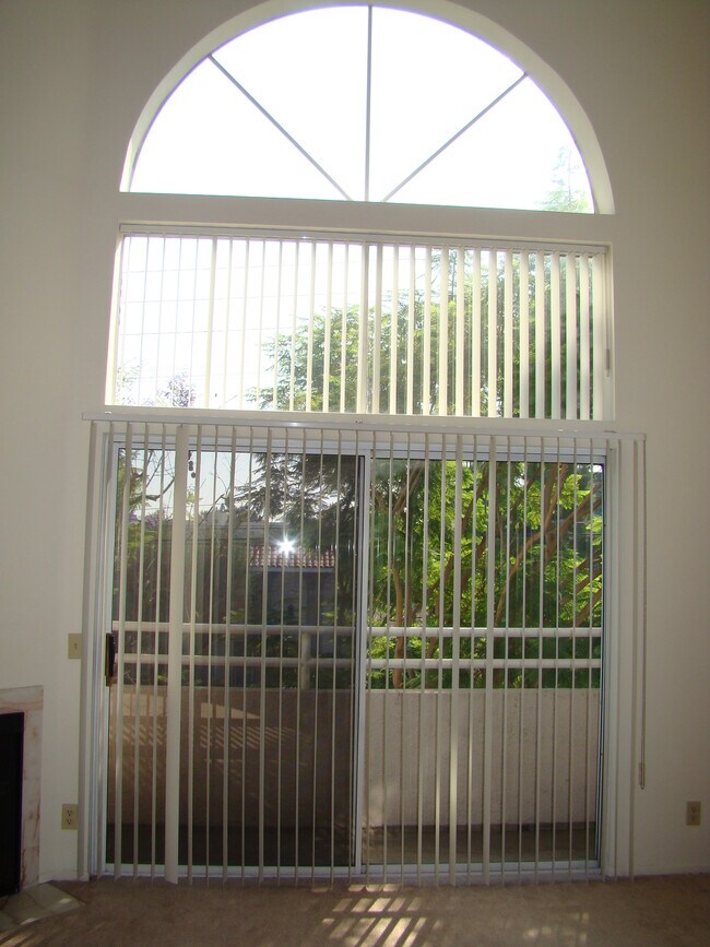Building Photo - 4631 Kester Ave