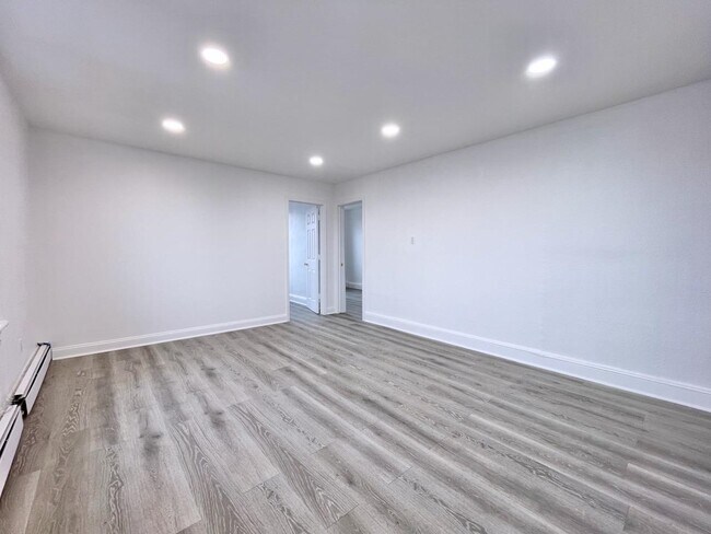 Foto del edificio - 389 Monmouth St