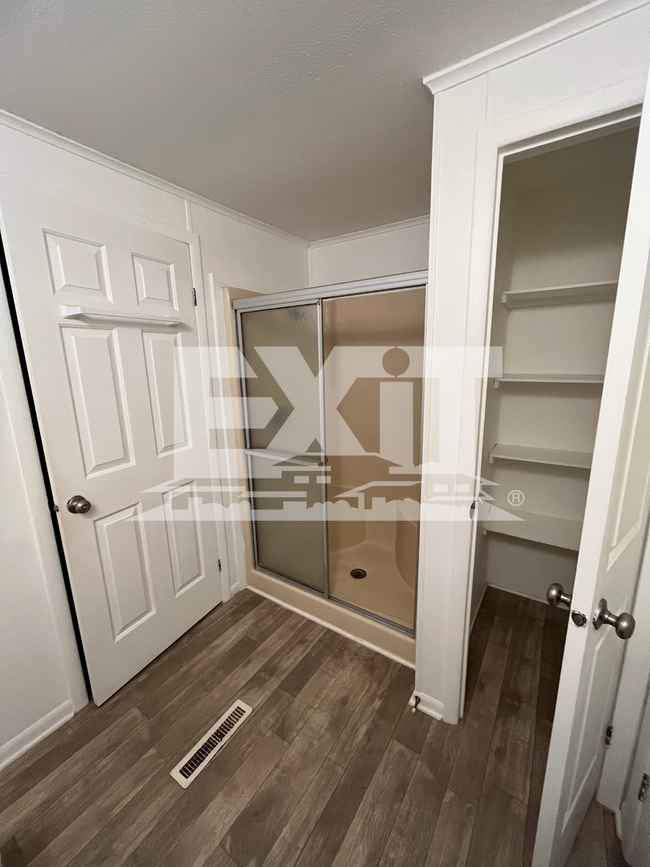 Building Photo - 2 Bedroom, 2 Bath Home located in Tanglewo...