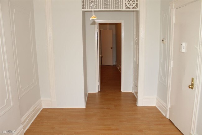 Building Photo - 662 Halsey St