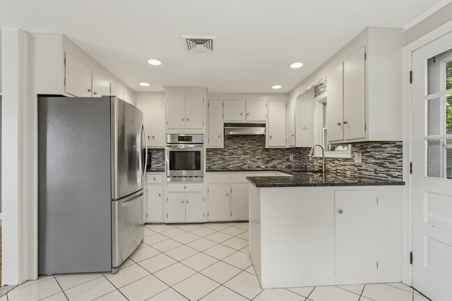 Photo - 1364 Trapelo Rd House