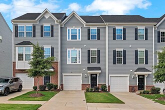 Building Photo - 3260 Beeler Ln