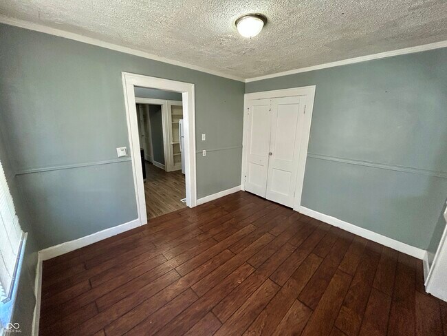 Foto del edificio - 2911 E Brookside Ave