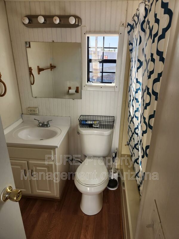 Foto del edificio - 5933 E Main St
