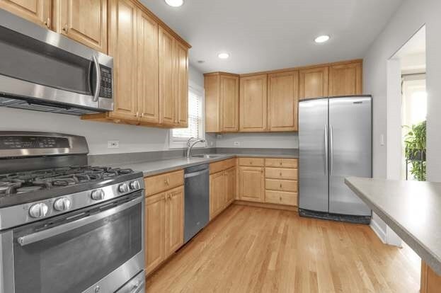Kitchen - 621 Longfellow Ave