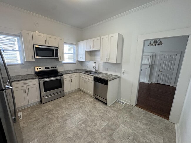 Foto del edificio - 303 S Yadkin Ave