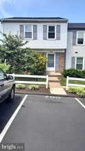 Building Photo - 700 Allenview Dr