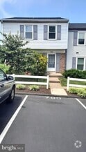 Building Photo - 700 Allenview Dr