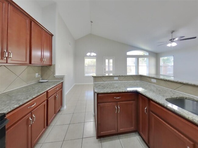 Foto del edificio - 347 Foster Ln