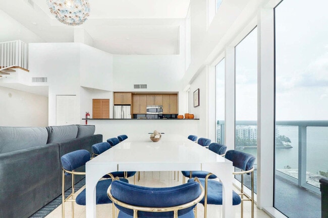 Foto del edificio - 7939 East Dr