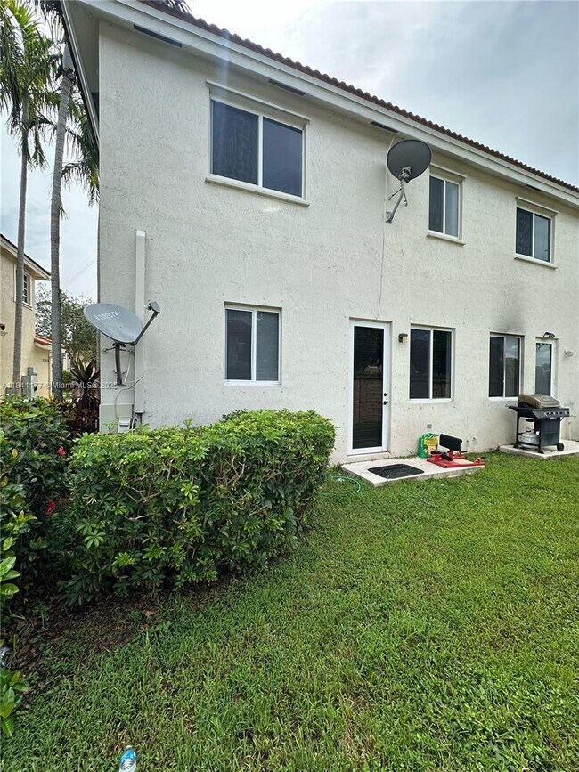 Foto del edificio - 20901 NW 14th Pl