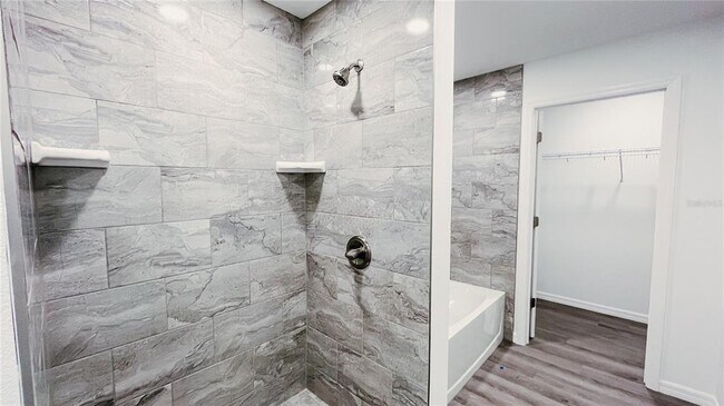 Building Photo - 579 W Bancroft Dr