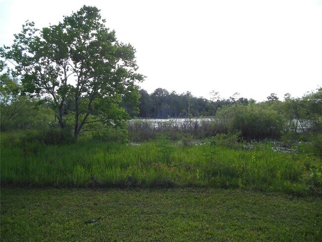 Foto del edificio - 2422 Lake Tiny Rd