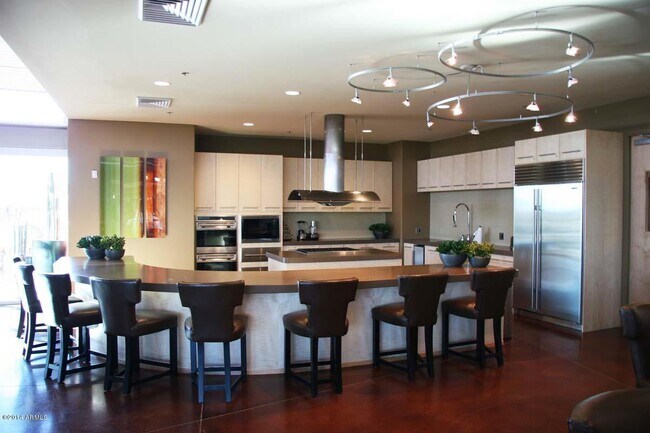 Foto del edificio - 3607 E Salter Dr