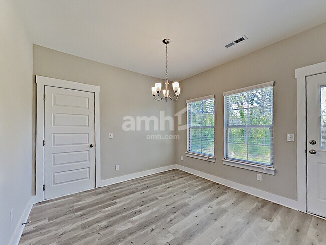 Building Photo - 314 Charity Ln