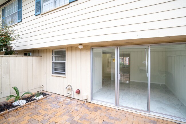 Building Photo - 6404 Olympia Dr