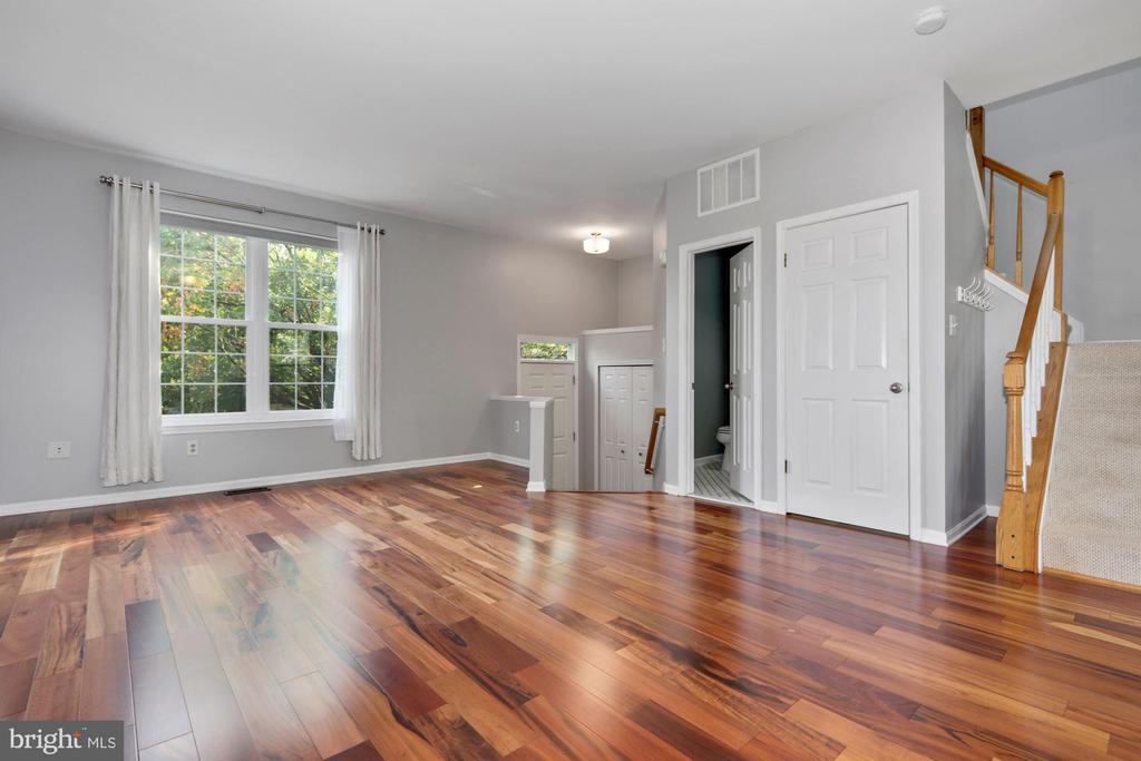 14641 Stream Pond Dr, Centreville, VA 20120 Townhome Rentals in