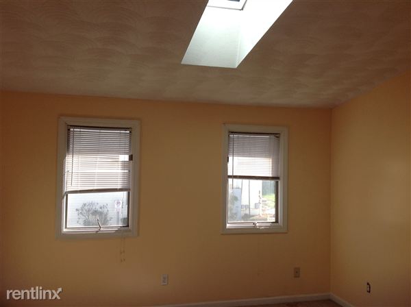 Building Photo - 35 Dale Ave