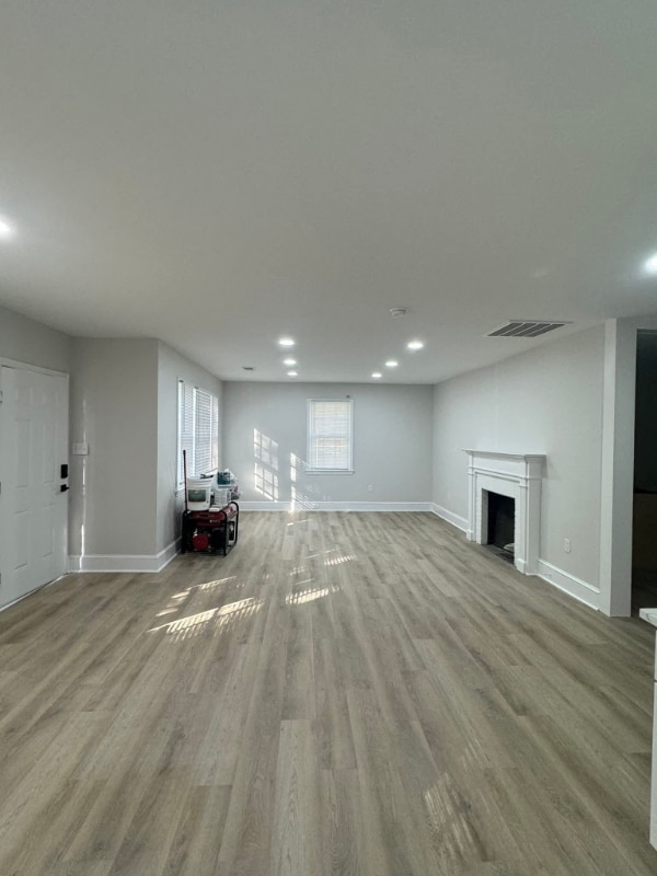 Building Photo - 209 Forest Ln