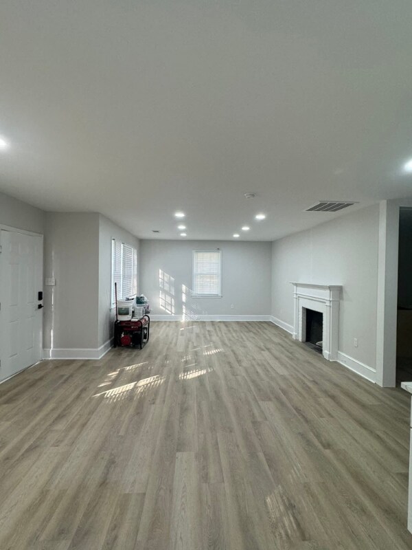 Foto del edificio - 209 Forest Ln