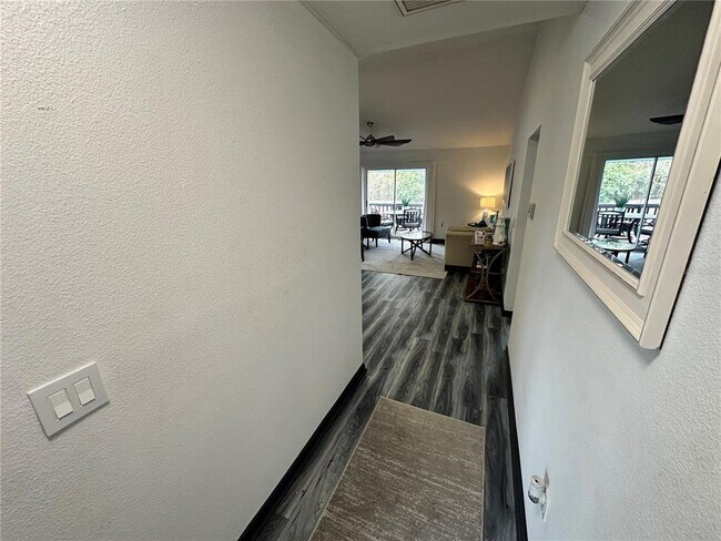 Foto del edificio - 4536 86th St W