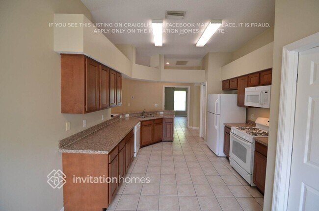 Foto del edificio - 1447 Baythorn Dr