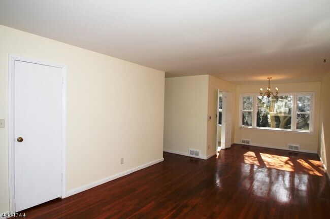 Building Photo - 32 Fellswood Dr