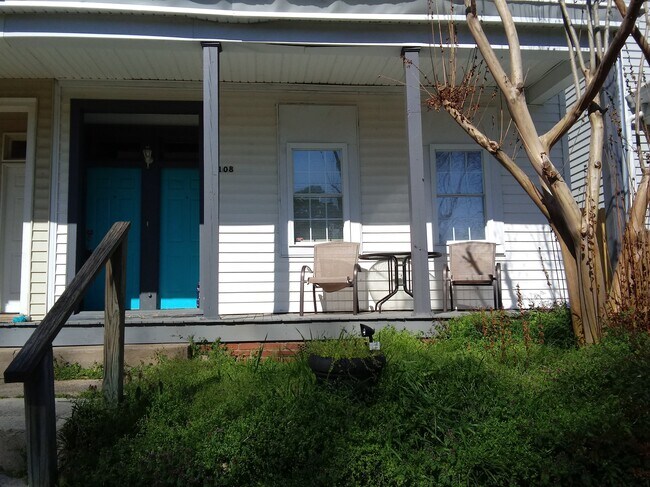 Foto del edificio - 2108 Parkwood Ave