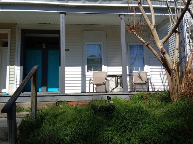 Building Photo - 2108 Parkwood Ave