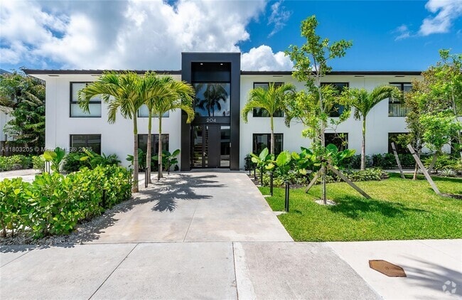 Building Photo - 204 Sunrise Dr