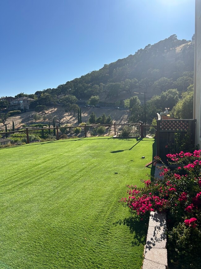 Building Photo - 876 Bridle Ridge Dr
