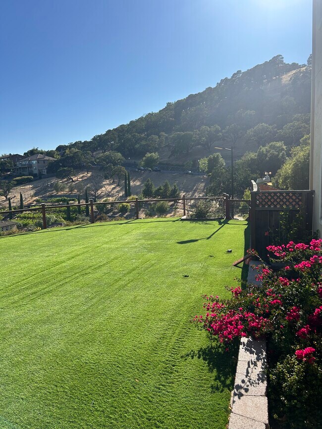 Foto del edificio - 876 Bridle Ridge Dr