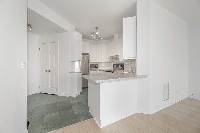 Photo du bâtiment - 980 Yonge St