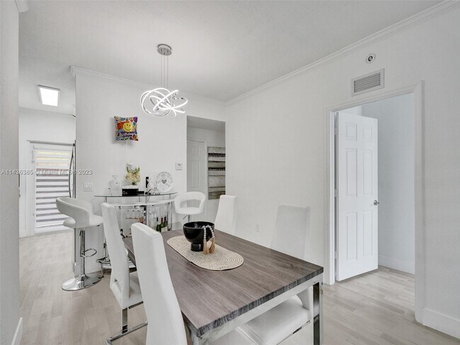 Building Photo - 3374 W 80th St