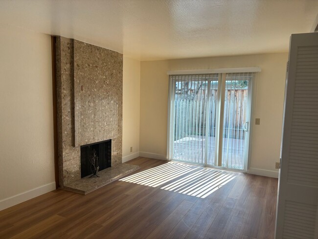 Building Photo - San Jose-nicely updated 4 bedroom  2 bathr...