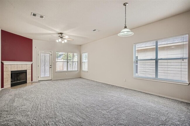 Foto del edificio - 2112 Charlotte Estates Dr