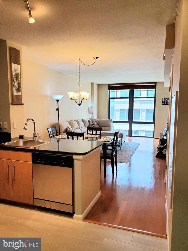 Foto del edificio - 1021 N Garfield St
