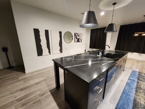 Building Photo - 492 S 900 W