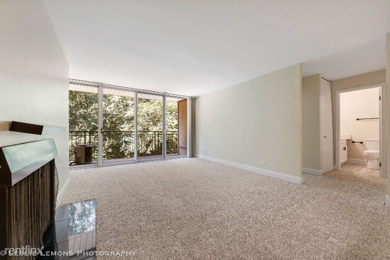Primary Photo - 1 br, 1 bath Condo - 5830 Oakwood Dr