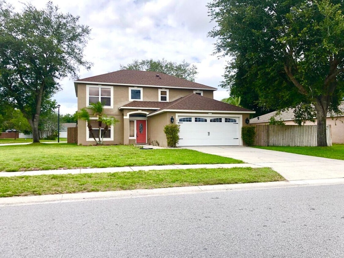 Primary Photo - Pool home with screened in lanai- MOVE IN ...