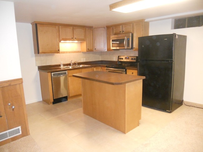 Kitchen - 5509 W 13600 N