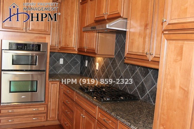 Building Photo - 3007 Valleystone Dr