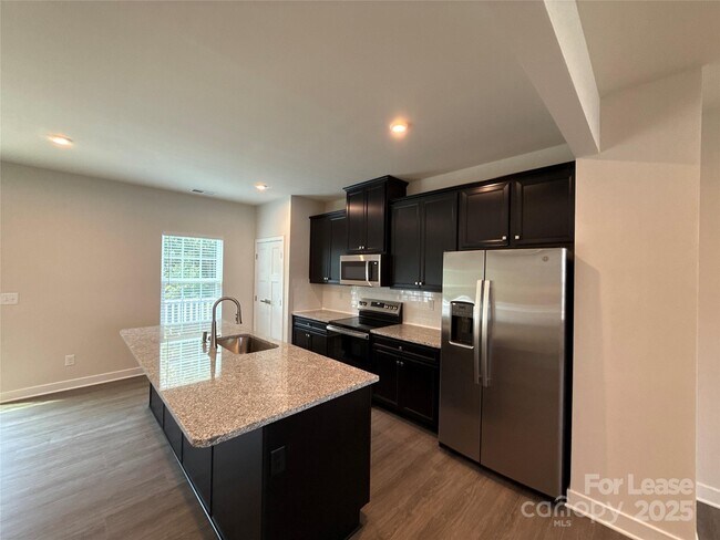 Foto del edificio - 422 Serenity Cir