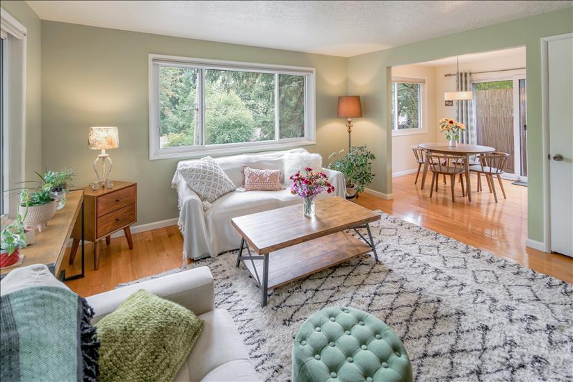 living room - 9506 SW 50th Ave