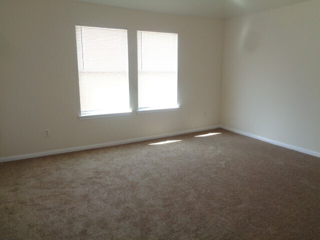 Foto del edificio - 15627 Kippers Dr