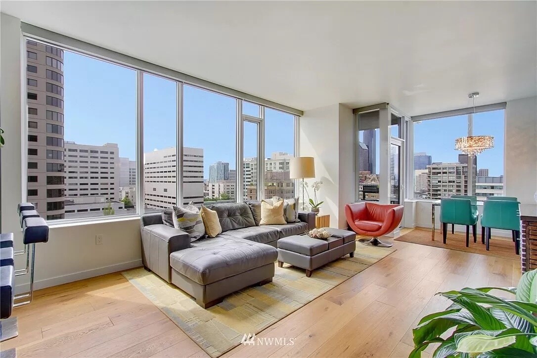 Living room - 1321 Seneca St