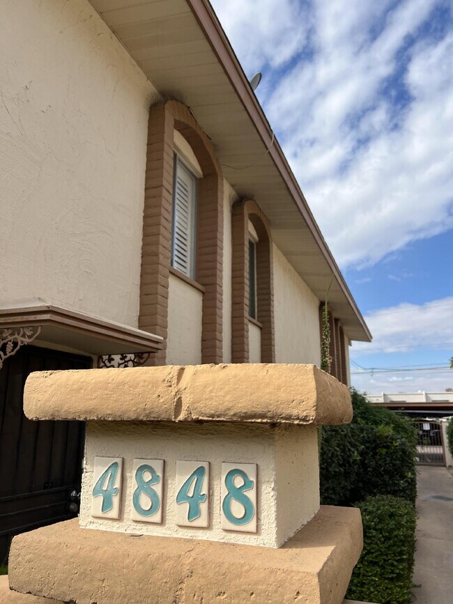 Photo - 4848 N Woodmere Fairway Apartment